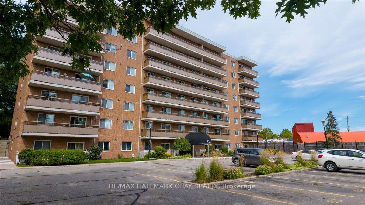Suite 706 · Floor 7, Unit 706 · 414 Blake St
