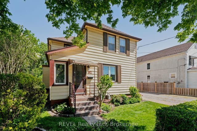 Duplex at 92 Saint Arnaud Street, Port Colborne, ON L3K 1M1