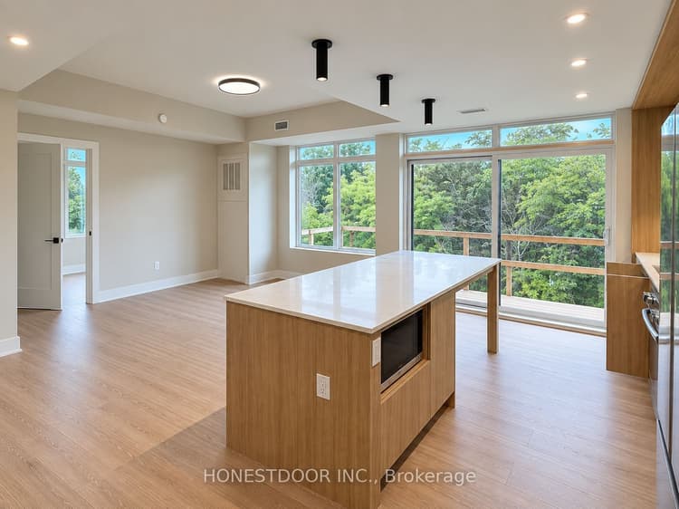 1524 Stittsville Main Street
