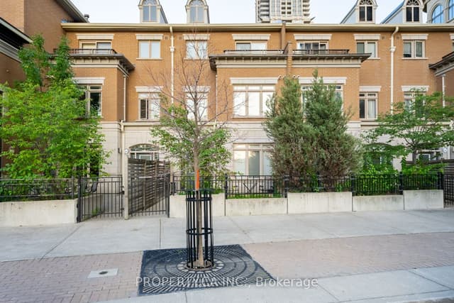 Condo Townhouse at 383 Prince Of Wales Drive 112, Mississauga, ON L5B 0C7