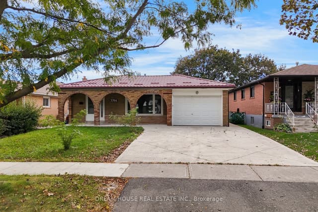 Detached at 3764 Wyewood Road, Mississauga, ON L4T 2A2