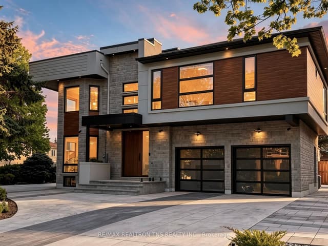 Detached at 2 Eastgate Crescent, Richmond Hill, ON L4B 3G7