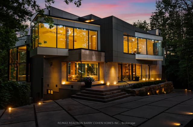 Detached at 60 Forest Ridge Road, Richmond Hill, ON L4E 3L8