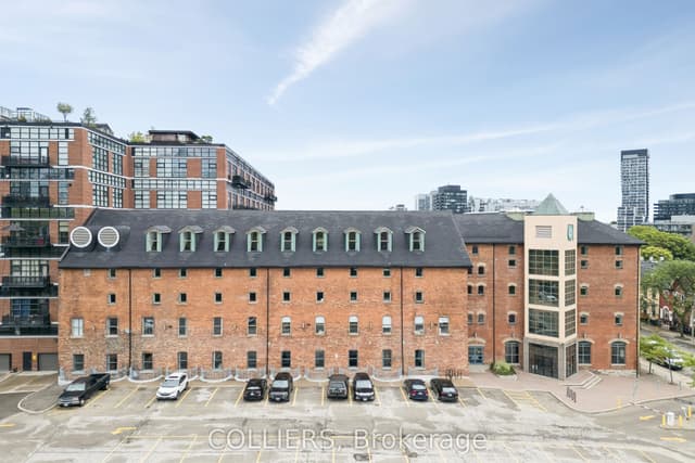 Office at 468 Queen Street E 203, Toronto, ON M5A 1T7, Toronto C08