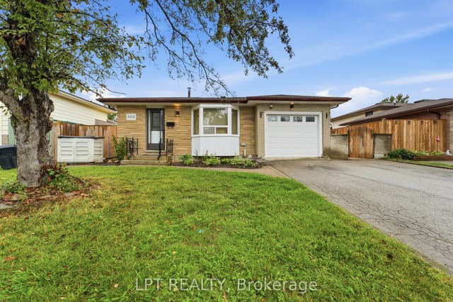 Detached at 208 Deveron Crescent, London South, ON N5Z 4J3
