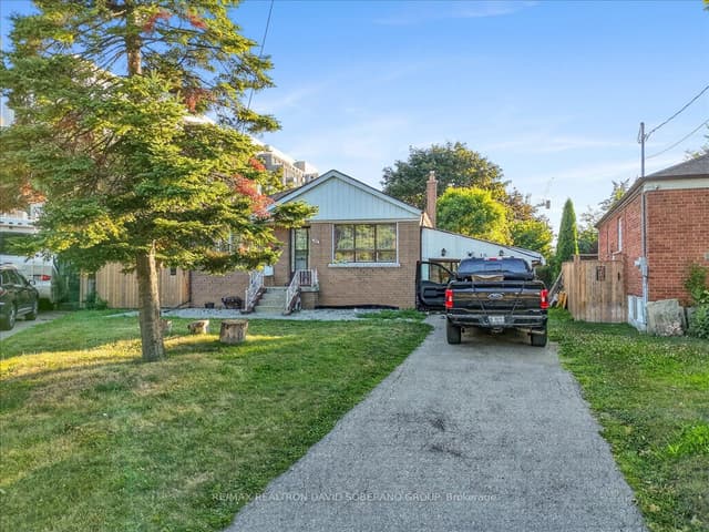 Detached at 19 Wigan Crescent, Toronto, ON M3H 3A3, Toronto C06