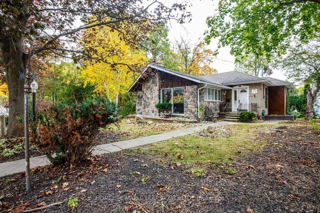 Detached at 18 Adamson Street S, Halton Hills, ON L0P 1K0