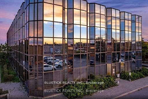 Office at 350 Rutherford Road S 100, Brampton, ON L6W 3M2