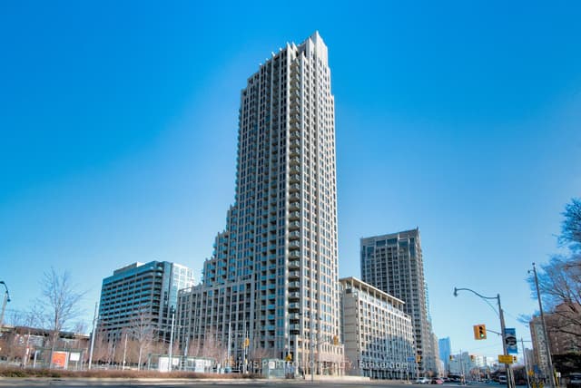 Condo Apartment at 628 Fleet Street 727, Toronto, ON M5V 1A8, Toronto C01