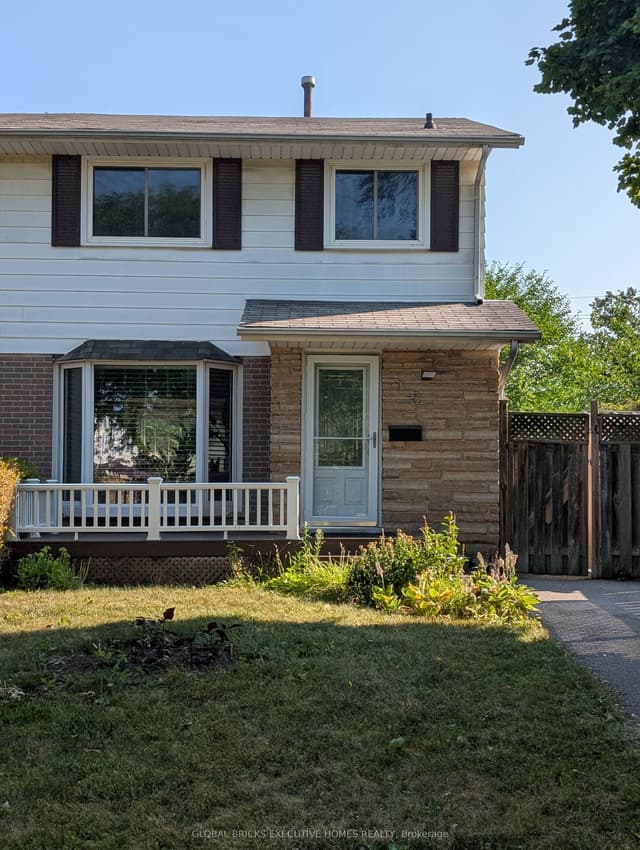 Semi-Detached at 5 Onslow Court Room#2, Oakville, ON L6H 1J2