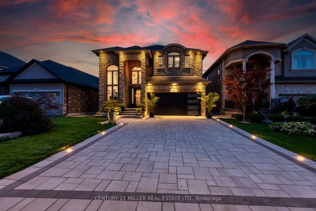 Detached at 489 Glover Road, Hamilton, ON L8E 5C6