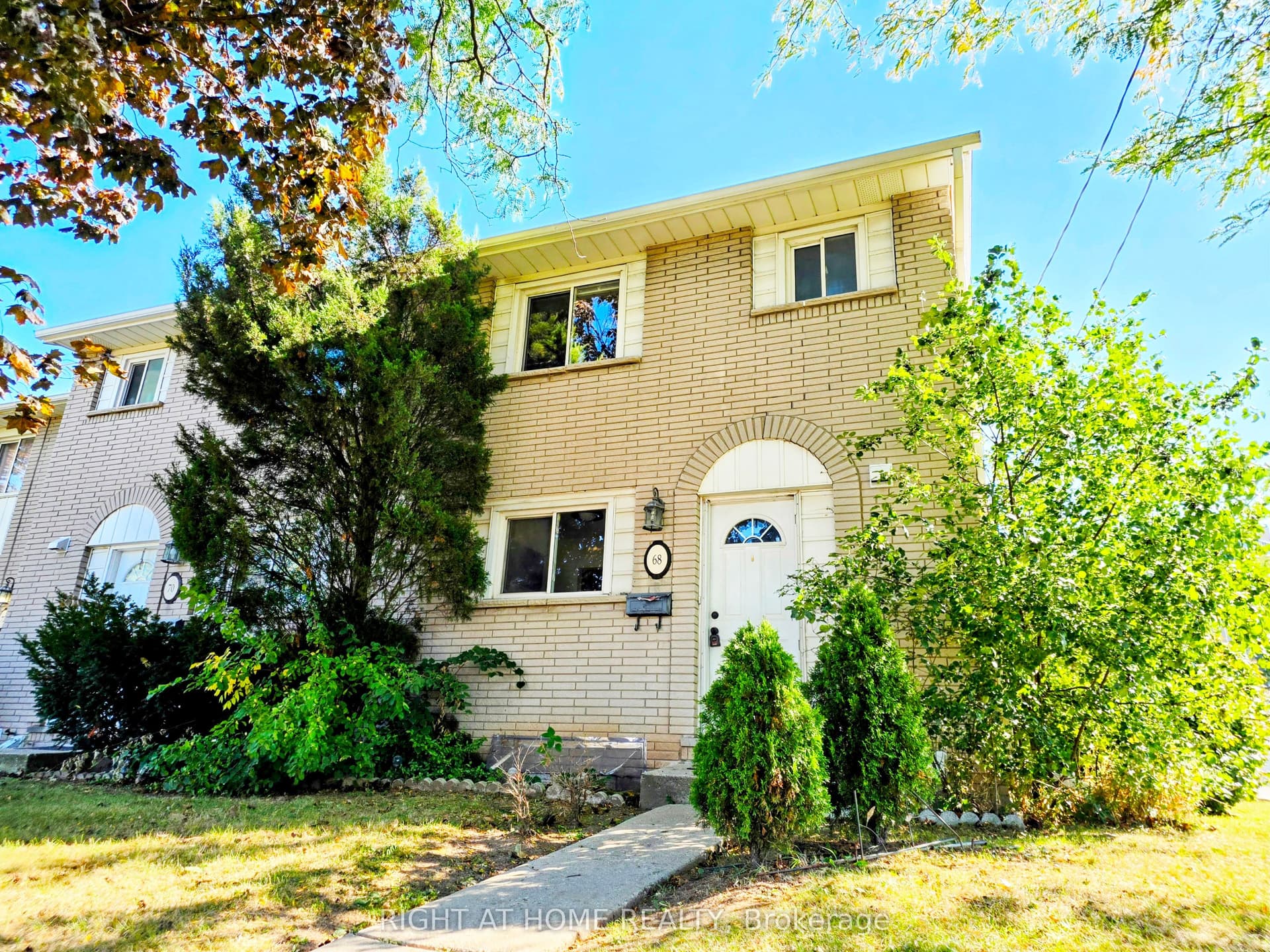 68 Riverdale Dr, 68 Riverdale Dr