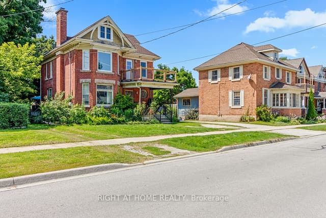 Duplex at 774 4th Avenue E 1, Owen Sound, ON N4K 2N6