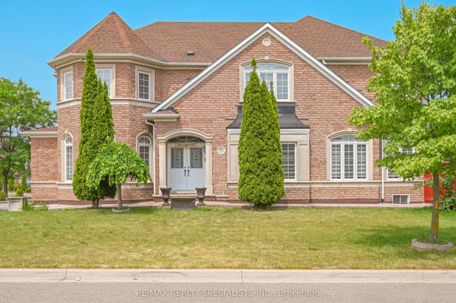 Detached at 72 Village Lake Crescent, Brampton, ON L6S 6K1