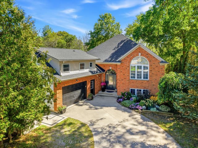 Detached at 310 Aqueduct Street, Welland, ON L3C 1E1
