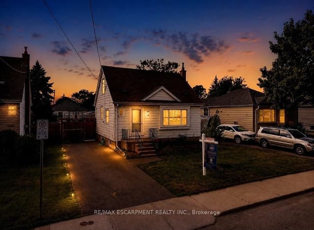 Detached at 128 East 39th Street, Hamilton, ON L8V 4H3