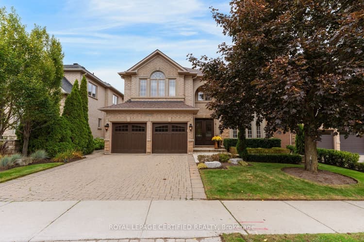 2479 Bon Echo Drive