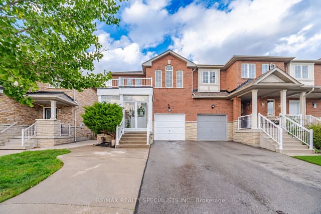 Att/Row/Townhouse at 30 Passfield Trail, Brampton, ON L6P 1T8