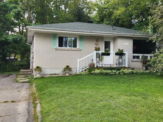 Detached at 687 Victoria Street Lower, Midland, ON L4R 1A9