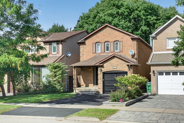 Detached at 4353 Sawmill Valley Drive, Mississauga, ON L5L 3L3