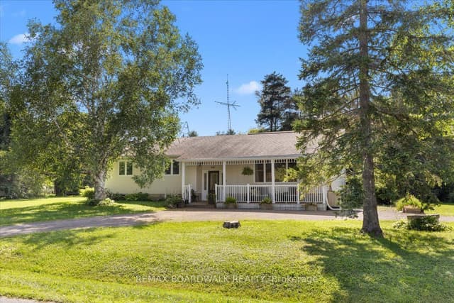 Detached at 201 Linda Loop, Carp - Dunrobin - Huntley - Fitzroy and Area, ON K0A 2H0