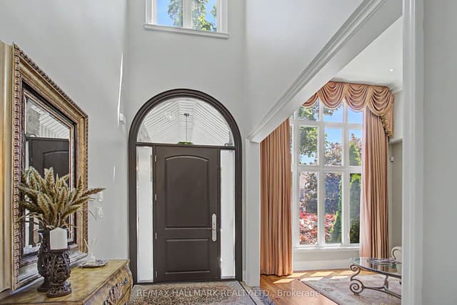 Detached at 102 Duncan Road, Richmond Hill, ON L4C 6J7