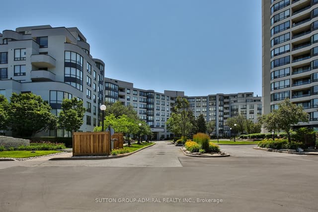 Condo Apartment at 333 Clark Avenue W 106, Vaughan, ON L4J 7K4