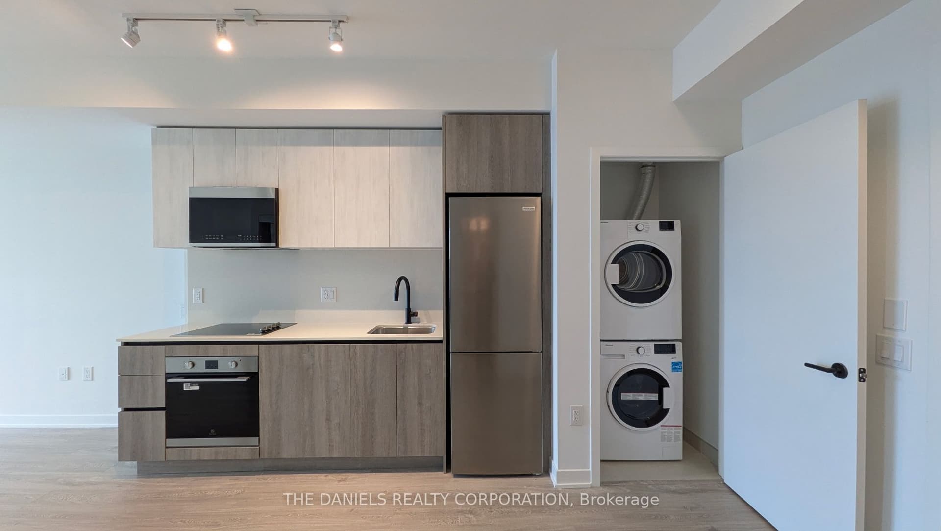 Suite 510 · Floor 5, Unit 510 · 2495 Eglinton Ave W