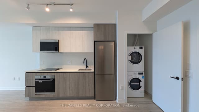 Condo Apartment at 2495 Eglinton Avenue W 510, Mississauga, ON L5M 2T2
