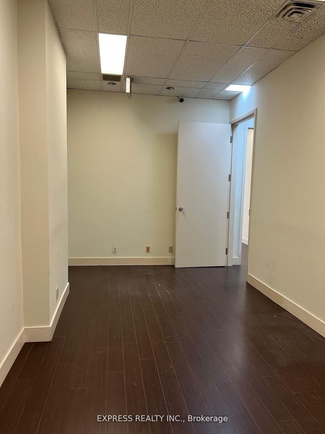 Office at 121 Willowdale Avenue 101, Toronto, ON M2N 6A3, Toronto C14