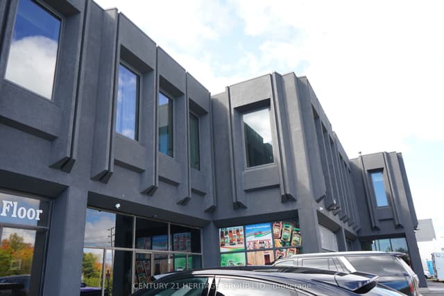 Office at 4544 Dufferin Street 199, Toronto, ON M3H 5X2, Toronto W05