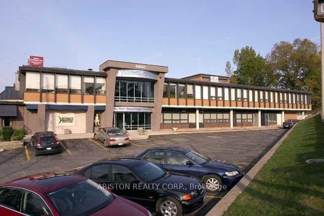 Office at 4800 Dundas Street W 001, Toronto, ON M9A 1B1, Toronto W08