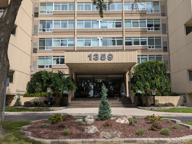 Condo Apartment at 1359 White Oaks Boulevard 306, Oakville, ON L6H 2R8