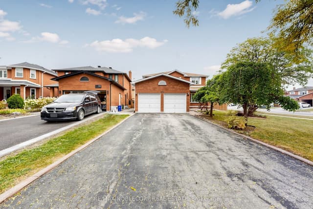 Detached at 162 Venetian Crescent, Vaughan, ON L4L 5G3