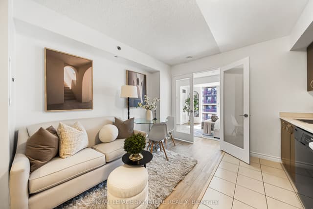 Condo Apartment at 35 Saranac Boulevard 721, Toronto, ON M6A 2G4, Toronto C04