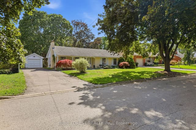 Detached at 465 Averill Crescent, London South, ON N6C 2R8
