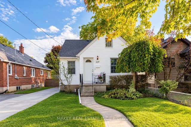 Detached at 119 Bond Street, London South, ON N6C 1W6