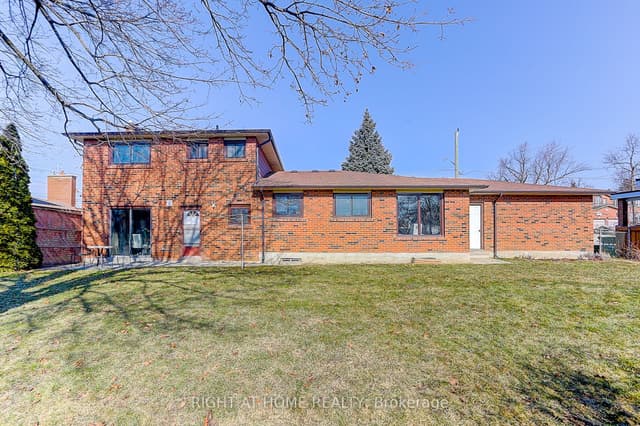 Detached at 87 Stockdale Crescent Ground Unit, Richmond Hill, ON L4C 3T1