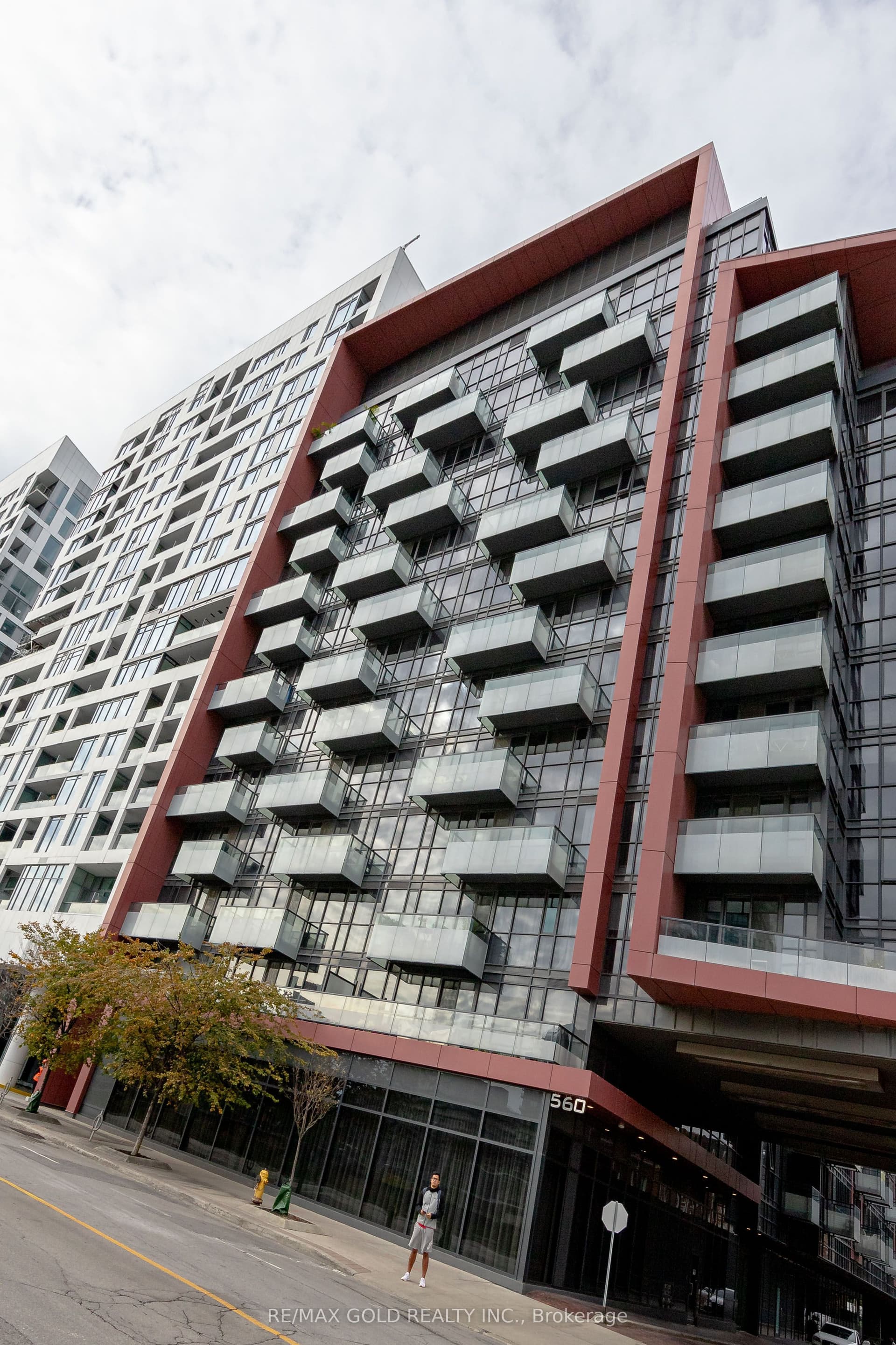 Suite 809 · Floor 8, Unit 809 · 560 Front St W