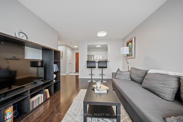 Condo Apartment at 81 Townsgate Drive 1103, Vaughan, ON L4J 8E6