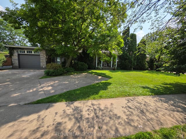 Detached at 5896 Valley Way, Niagara Falls, ON L2E 1Y1
