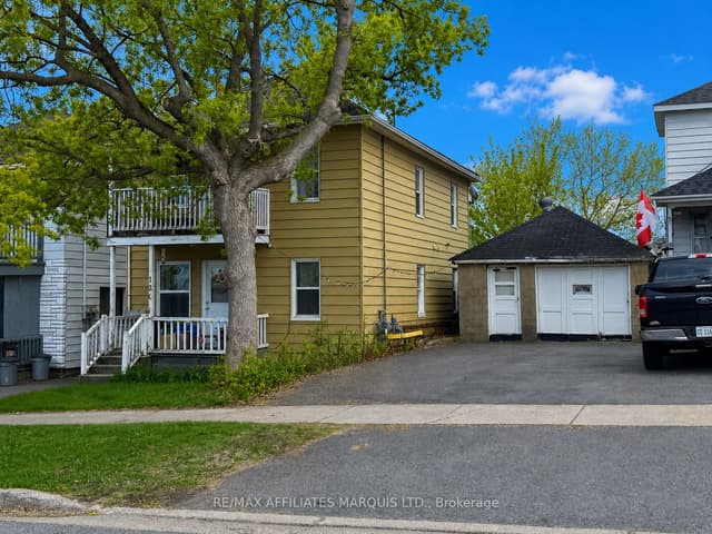 Duplex at 120-120A Guy Street, Cornwall, ON K6H 4T8