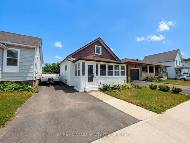 Detached at 49 Randolph Street, Welland, ON L3B 4C3