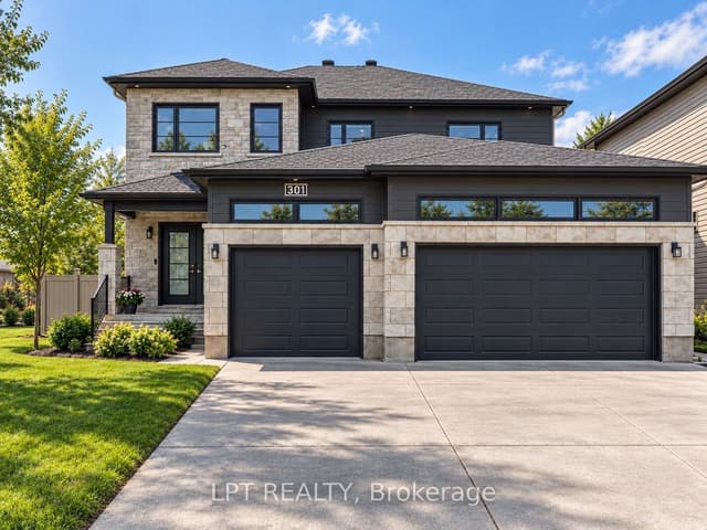 Detached at 301 Moonlight Drive, Russell, ON K4R 0L1