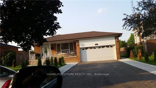 Detached at 7147 Harwick Drive Main, Mississauga, ON L4T 3A5