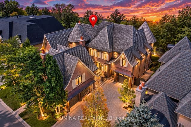 Detached at 30 Davina Circle N, Aurora, ON L4G 1W1