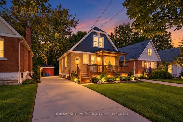 Detached at 284 East 21st Street, Hamilton, ON L8V 2T9