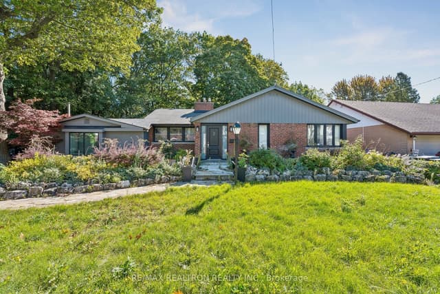Detached at 99 Midland Avenue, Toronto, ON M1N 3Z8, Toronto E08