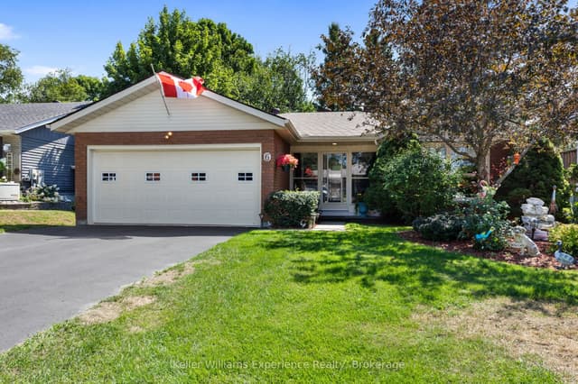 Detached at 6 Bonaventure Place, Penetanguishene, ON L9M 1J3