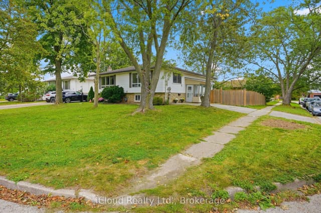 Semi-Detached at 3 Manley Crescent, Thorold, ON L2V 4K2